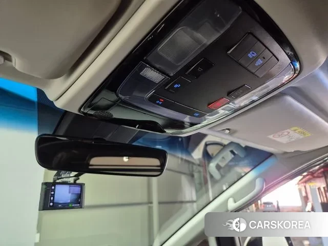 Hyundai Staria 2023 Серебристо-серый из Кореи, фото 6