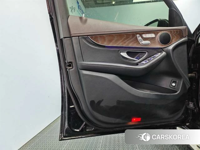 Mercedes-Benz GLC 2020 Черный из Китая, фото 6