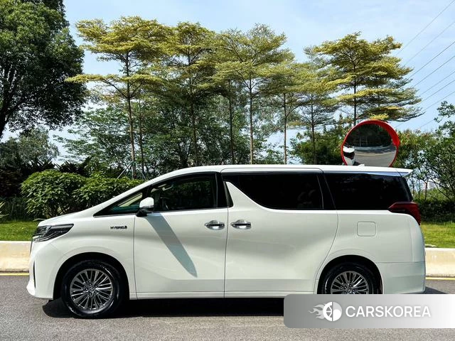 Toyota Alphard 2022 Белый из Китая, фото 6