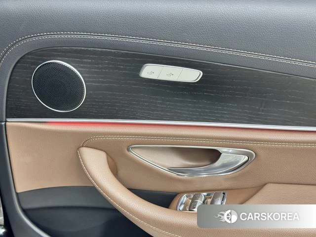 Mercedes-Benz E-Class 2021 Черный из Китая, фото 6