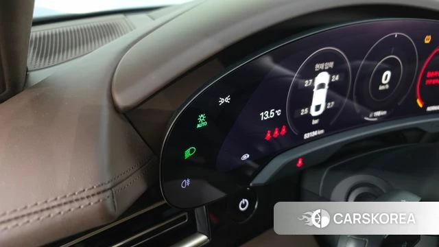 Porsche Taycan 2021 Серебристо-серый из Кореи, фото 6