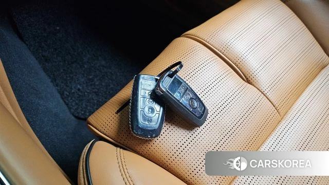 Lincoln Aviator 2nd generation 2021 Синий из Кореи, фото 6