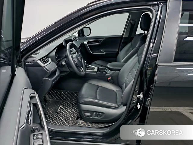 Toyota RAV4 2024 Черный из Китая, фото 6