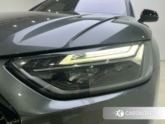 Audi Q5L 2025 Темно-серый из Китая, фото 6