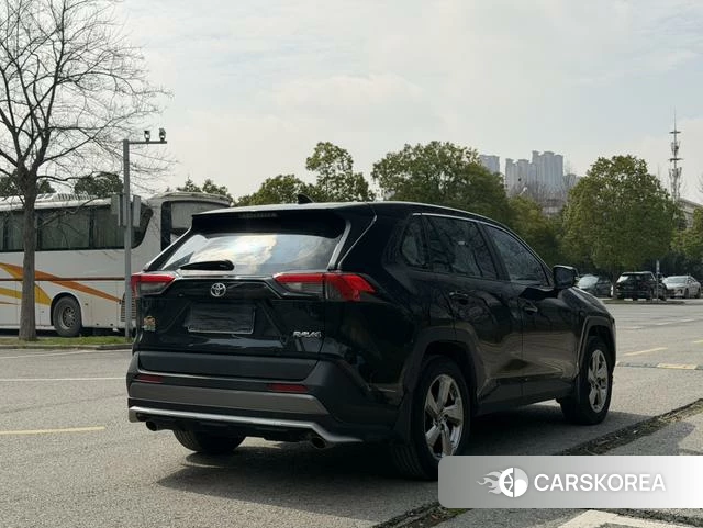 Toyota RAV4 2022 Черный из Китая, фото 6
