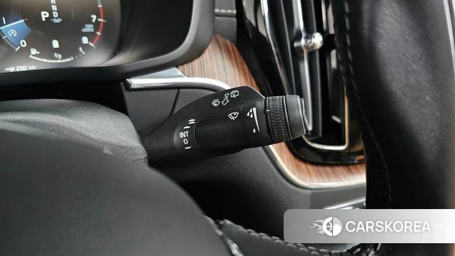 Volvo XC60 second Generation 2021 Белый из Кореи, фото 6