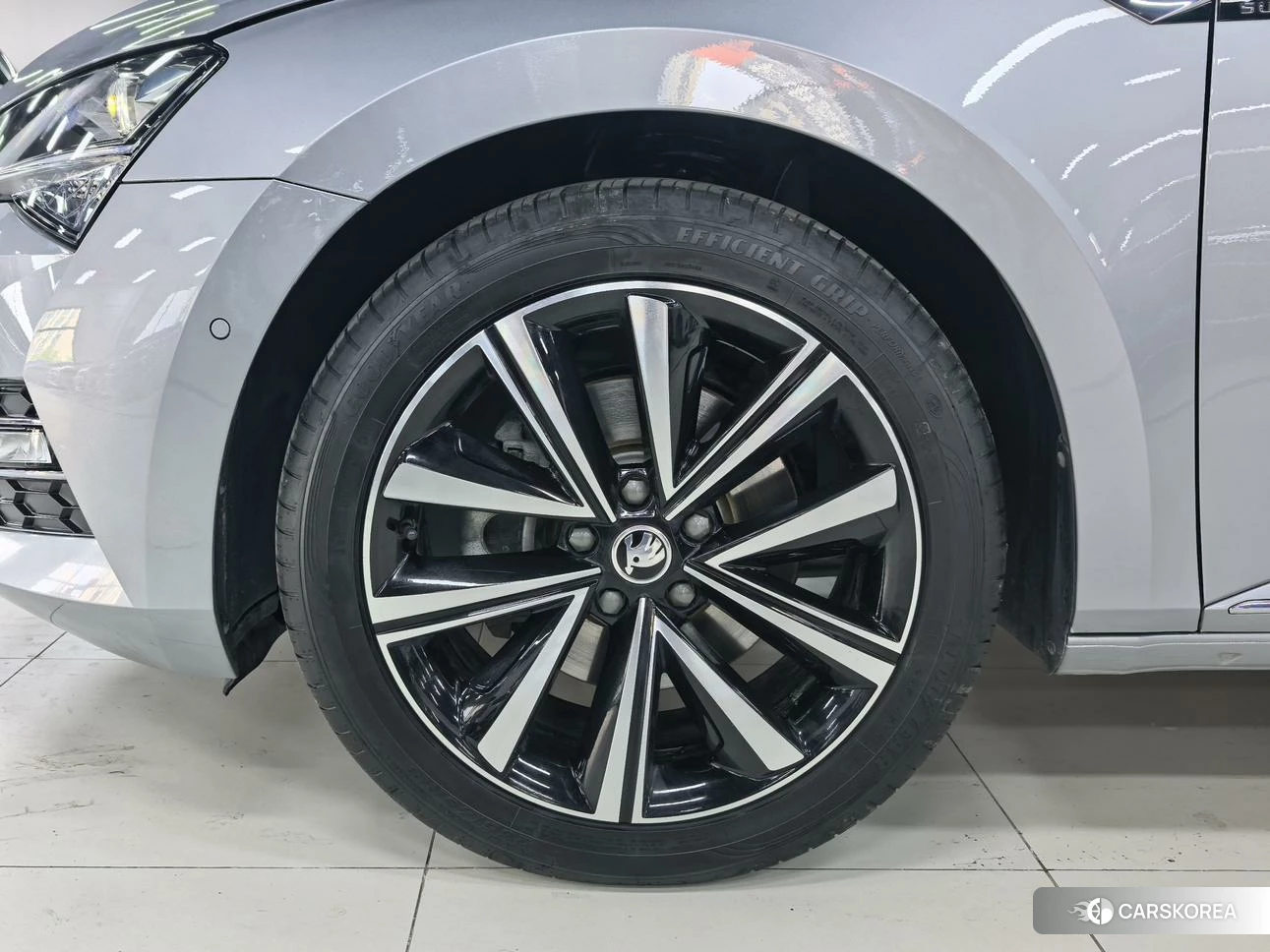 Skoda Superb 2023 Серебристо-серый из Китая, фото 6