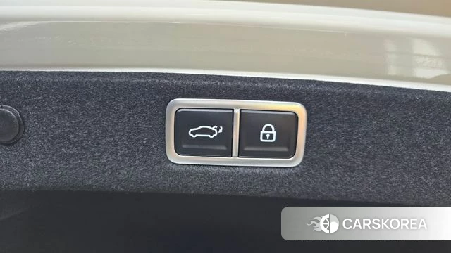 Hyundai Grandeur Hybrid (GN7) 2023 Белый из Кореи, фото 6