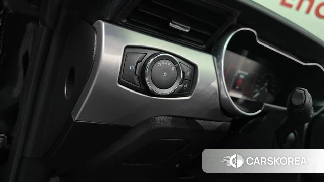 Ford Mustang 2022 Черный из Кореи, фото 6