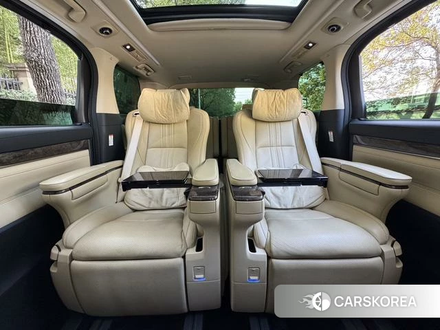 Toyota Alphard 2021 Белый из Китая, фото 6