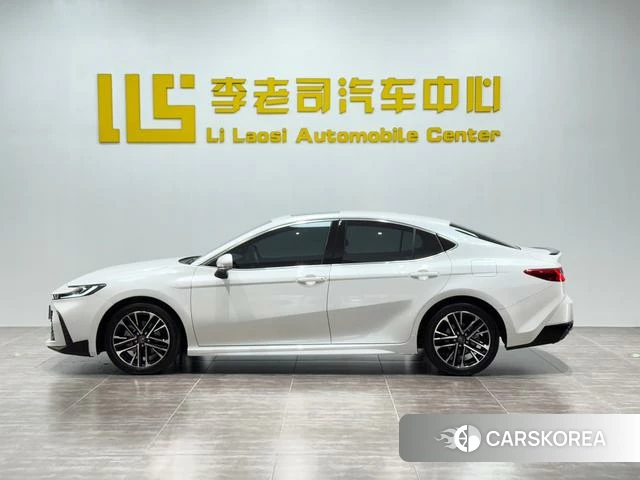 Toyota Camry 2025 Белый из Китая, фото 6