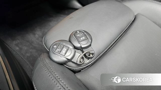 Mini Cooper Countryman 2021 Темно-зеленый из Кореи, фото 6
