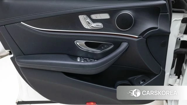 Mercedes-Benz E-Class W213 2021 Белый из Кореи, фото 6