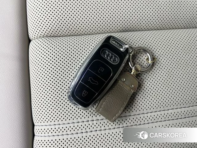 Audi Q4 2022 Синий из Китая, фото 6