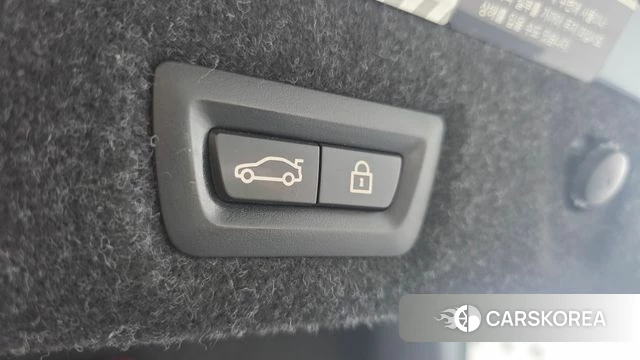BMW 5 Series (G30) 2018 Светло-серебряный цвет из Кореи, фото 6