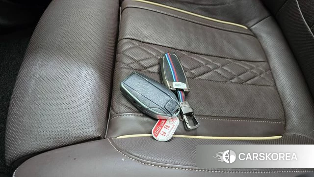 BMW 5 Series (G30) 2020 Белый из Кореи, фото 6
