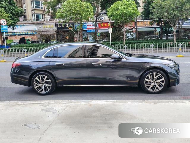 Mercedes-Benz E-Class 2025 Темно-серый из Китая, фото 6