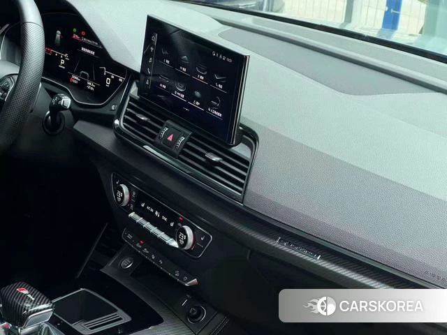 Audi Q5L 2021 Темно-серый из Китая, фото 6