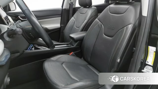 Jeep Compass 2nd Generation 2022 Черный из Кореи, фото 6