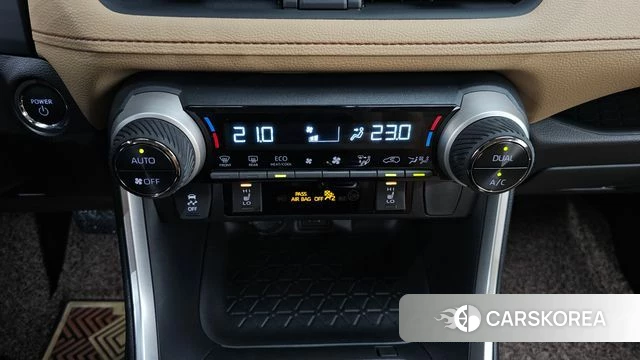 Toyota RAV4 5th Generation 2025 Белый из Кореи, фото 6