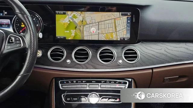 Mercedes-Benz E-Class W213 2018 Белый из Кореи, фото 6