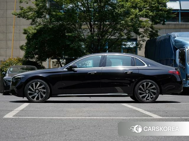 Mercedes-Benz E-Class 2024 Черный из Китая, фото 6