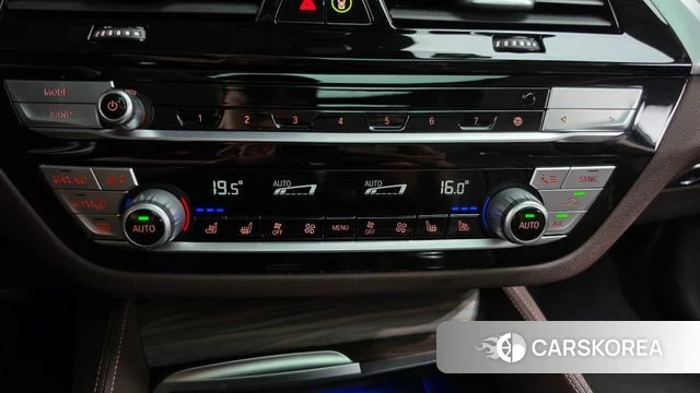 BMW 5 Series (G30) 2020 Белый из Кореи, фото 6