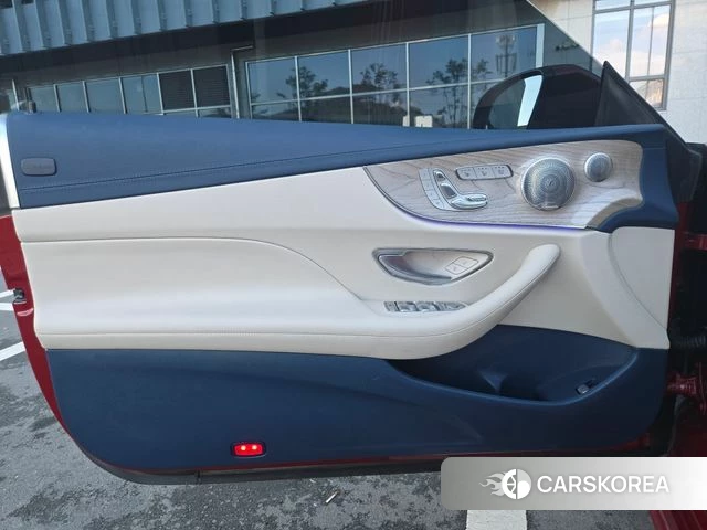 Mercedes-Benz E-Class W213 2023 Красный из Кореи, фото 6