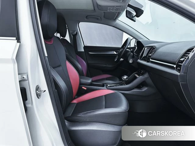 Skoda Karoq 2022 Белый из Китая, фото 6
