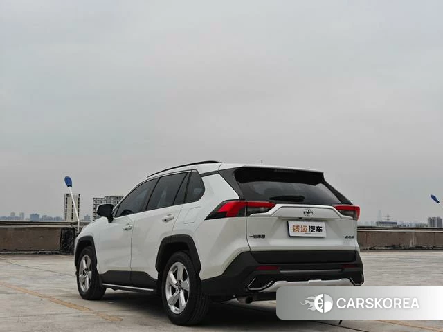 Toyota RAV4 2021 Белый из Китая, фото 6