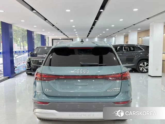 Audi Q5L 2023 Зеленый из Китая, фото 6