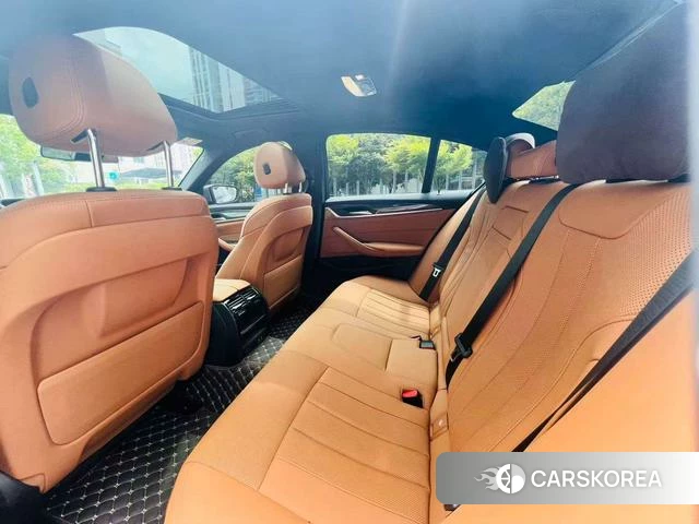 BMW 5 series 2023 Темно-серый из Китая, фото 6