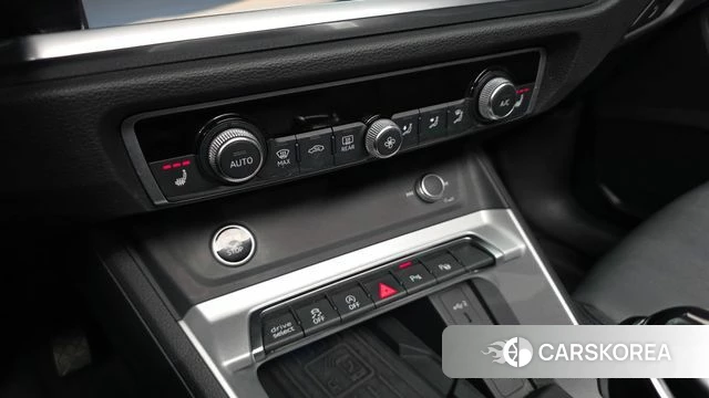 Audi Q3 (F3) 2022 Черный из Кореи, фото 6