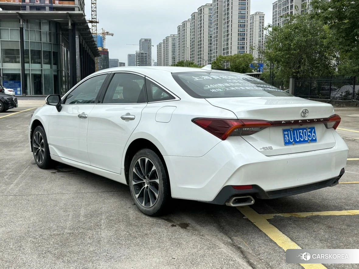 Toyota Avalon 2023 Белый из Китая, фото 6