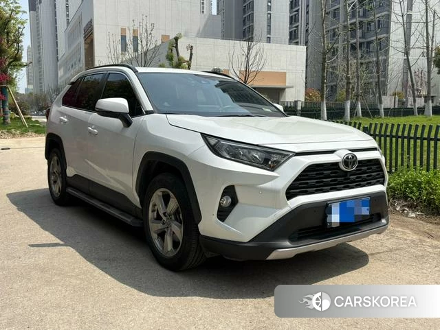 Toyota RAV4 2022 Белый из Китая, фото 6