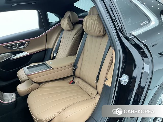 Mercedes-Benz E-Class 2025 Черный из Китая, фото 6