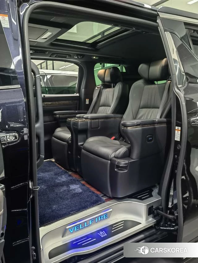 Toyota Vellfire 2022 Черный из Китая, фото 6
