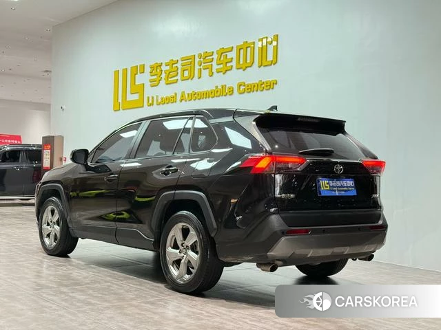 Toyota RAV4 2022 Черный из Китая, фото 6