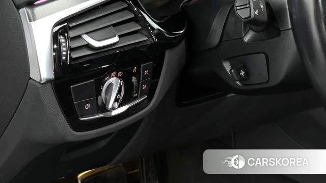 BMW 5 Series (G30) 2023 Белый из Кореи, фото 6