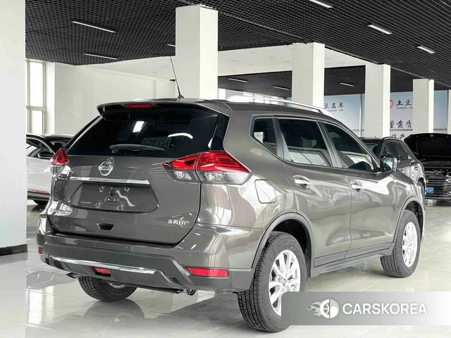 Nissan X-Trail 2023 Шампань из Китая, фото 6