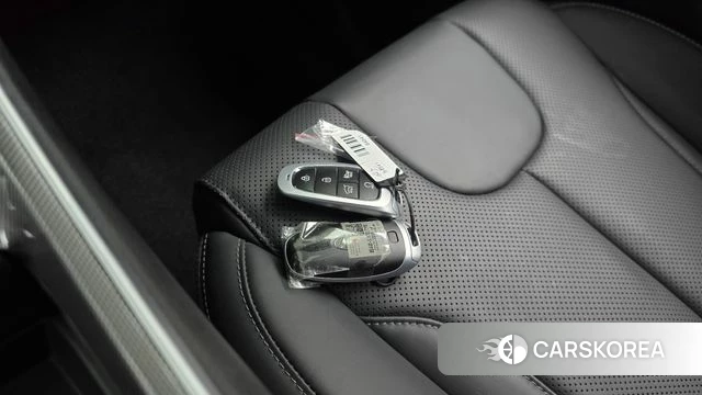 Hyundai The New Santa Fe 2023 Серебристо-серый из Кореи, фото 6