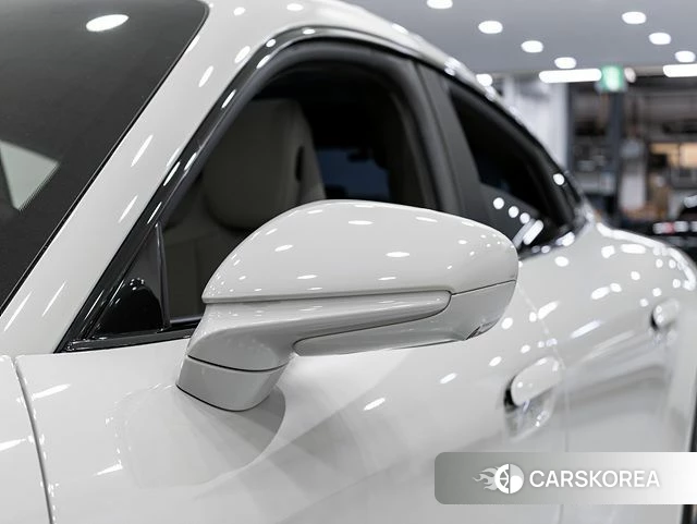 Porsche Taycan 2024 Жемчужный цвет из Кореи, фото 6