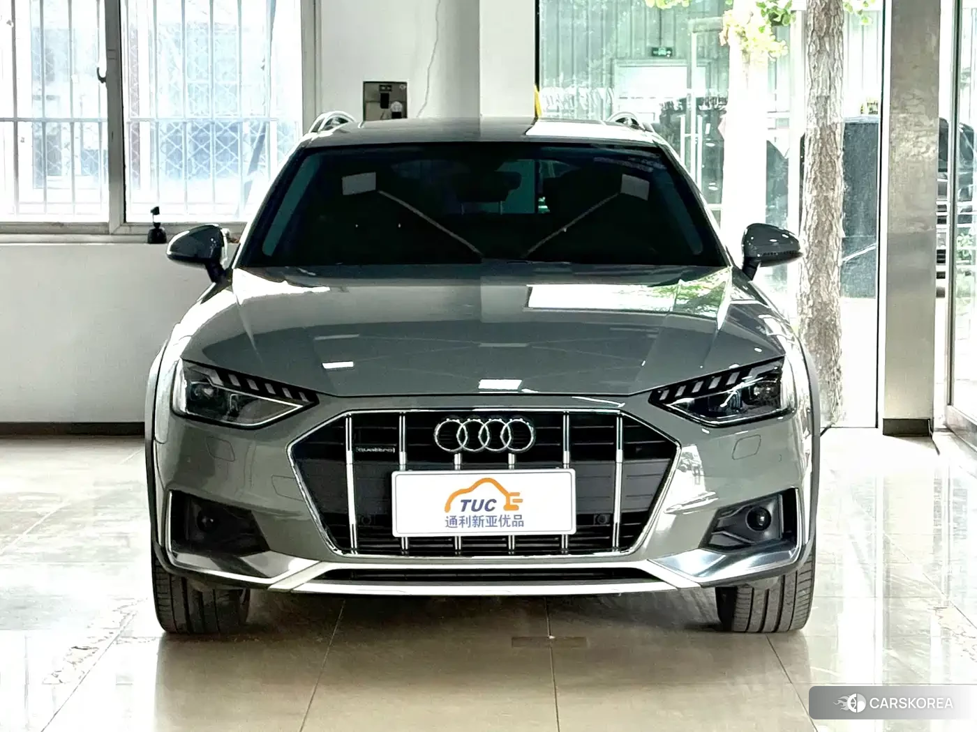 Audi A4L 2022 Silver/gray из Китая, фото 6