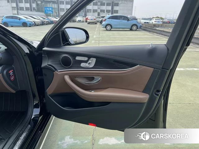 Mercedes-Benz E-Class 2021 Черный из Китая, фото 6
