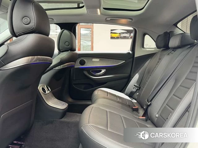 Mercedes-Benz E-Class 2022 Белый из Китая, фото 6