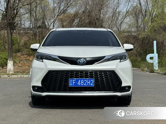 Toyota Sienna 2022 Белый из Китая, фото 6