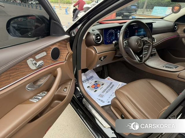 Mercedes-Benz E-Class 2023 Черный из Китая, фото 6