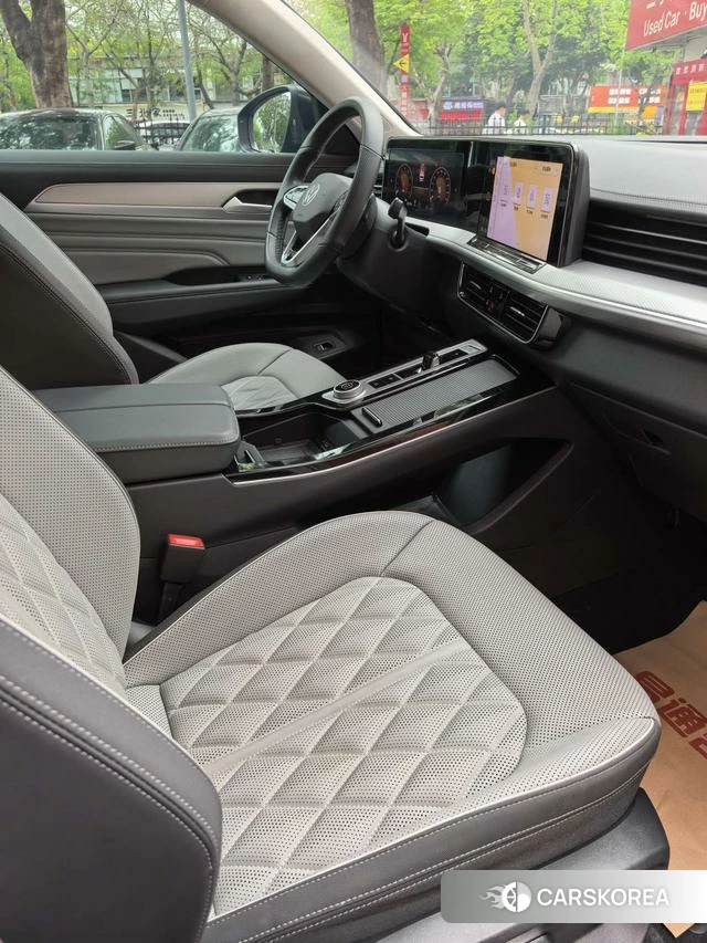 Volkswagen Tavendor 2024 Темно-серый из Китая, фото 6