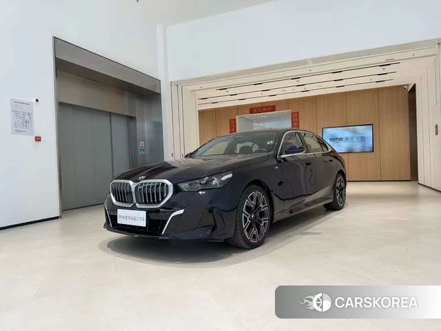 BMW 5 series 2025 Черный из Китая, фото 6