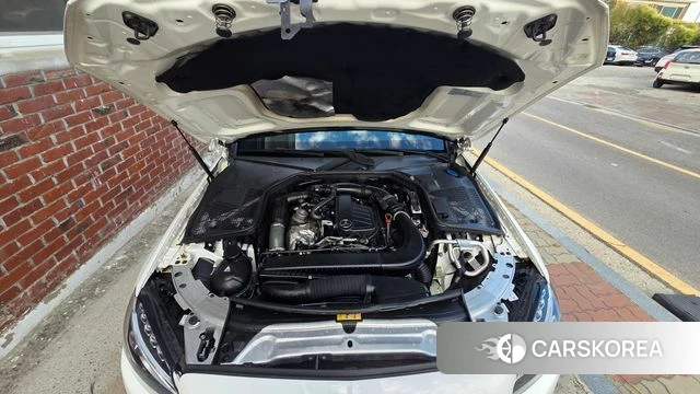 Mercedes-Benz C-Class W205 2018 Белый из Кореи, фото 6